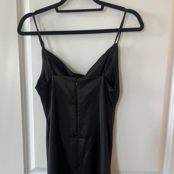 black dress - Picture 2 of 2